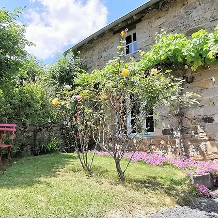 Maison De Caractere Avec Jardin, Ideale Famille, Pres De Brioude, Prox. Baignade Et - Fr-1-582-314 * Saint-Just-pres-Brioude