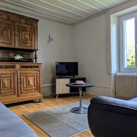 Maison De Caractere Avec Jardin, Ideale Famille, Pres De Brioude, Prox. Baignade Et - Fr-1-582-314 *