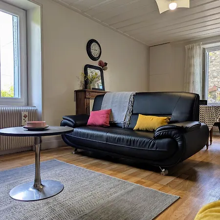 Maison De Caractere Avec Jardin, Ideale Famille, Pres De Brioude, Prox. Baignade Et - Fr-1-582-314 * Saint-Just-pres-Brioude