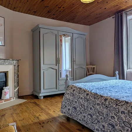 Maison De Caractere Avec Jardin, Ideale Famille, Pres De Brioude, Prox. Baignade Et - Fr-1-582-314